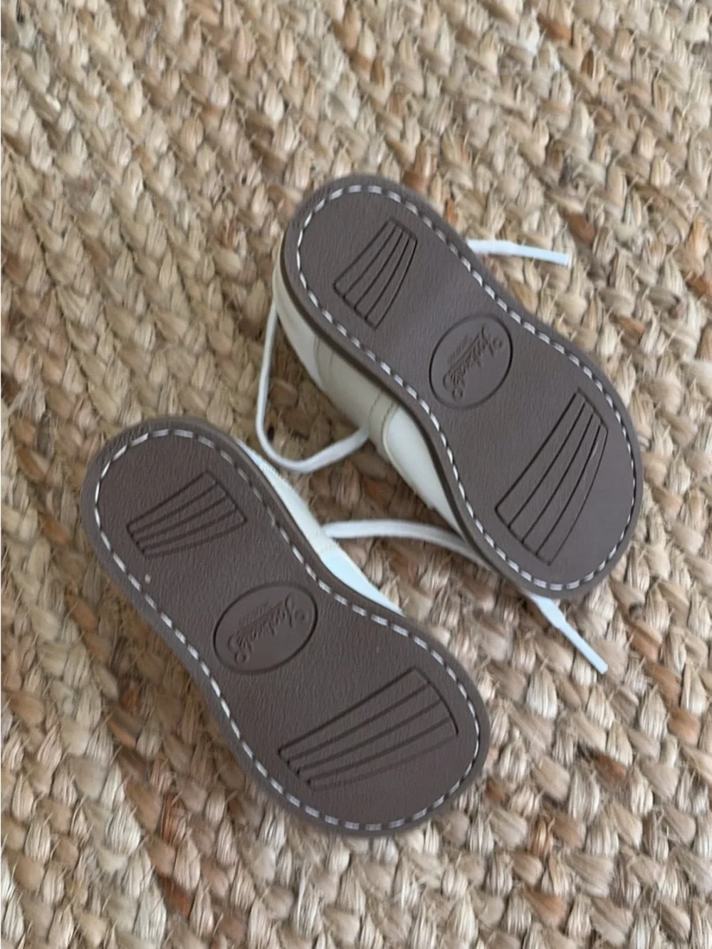 Footmates Cheer boys ecru white saddle shoes size 5.5